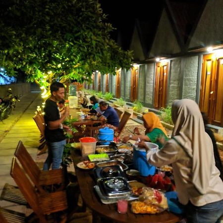 E2 Guest House Karimunjawa Exterior photo