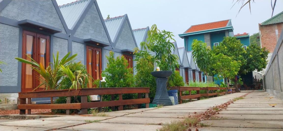 E2 Guest House Karimunjawa Exterior photo