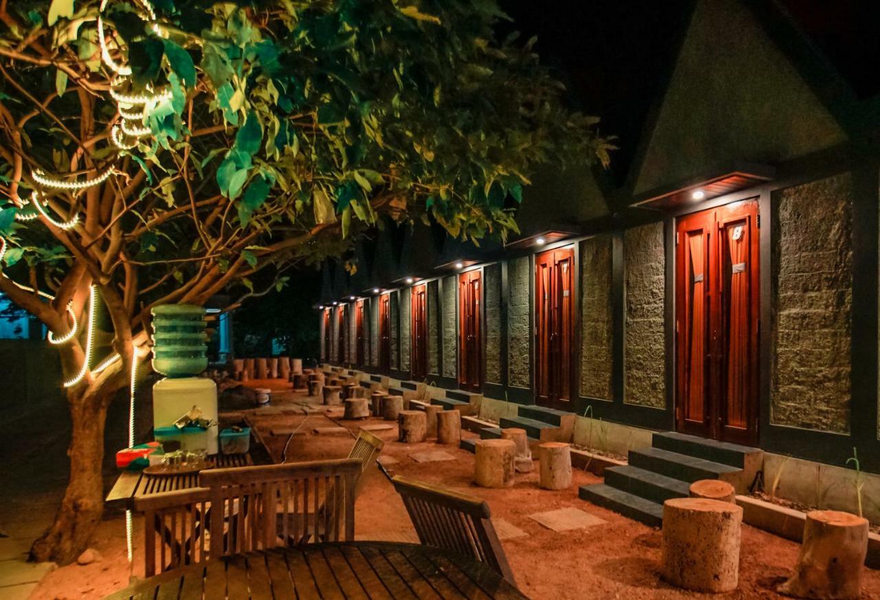 E2 Guest House Karimunjawa Exterior photo